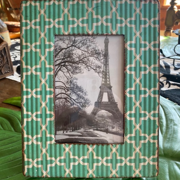 SOLD ๐ Green Moroccan Arabesque Metal Picture Frame - Picture 2 of 3